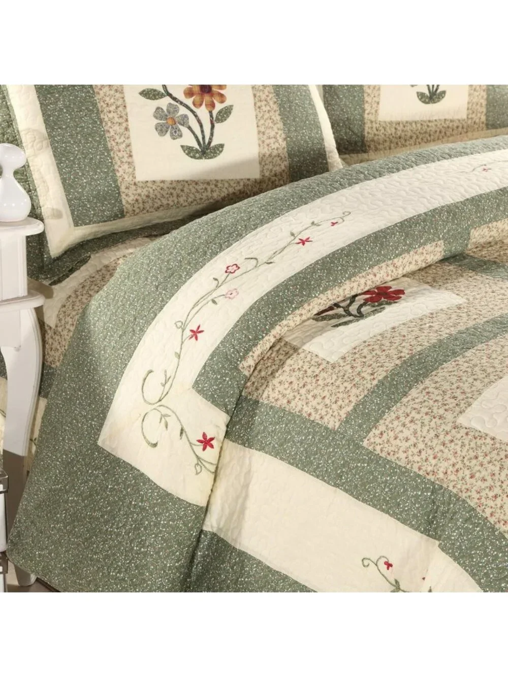 Farmhouse Green 3-Piece Quilted Bedspread Set, 100% Cotton Floral Coverlet